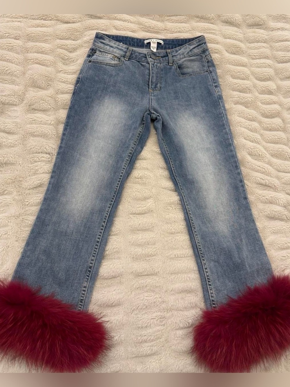 Alice + Olivia Light Blue Jeans with Burgundy Fur Cuffs Size 24 Like New